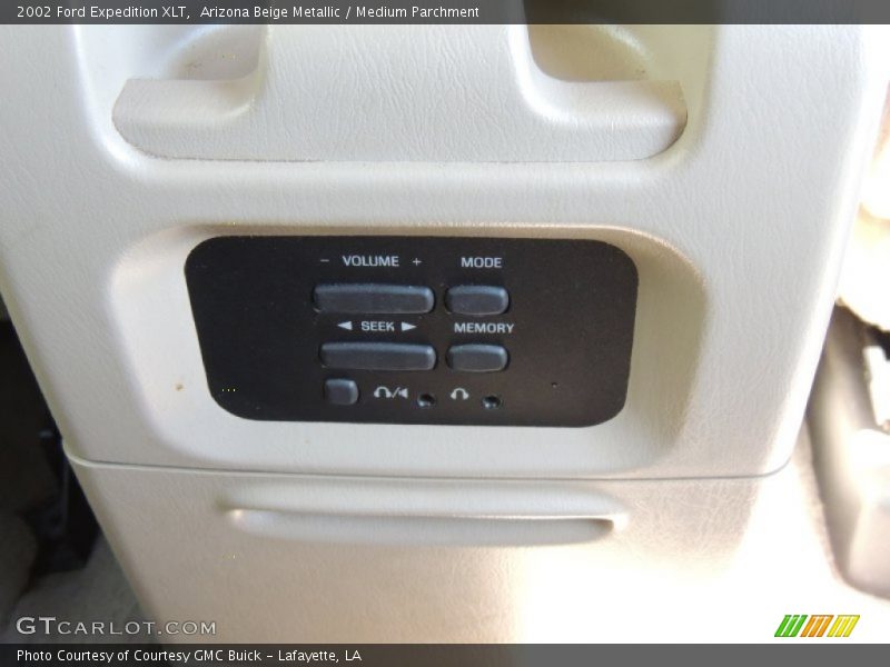 Arizona Beige Metallic / Medium Parchment 2002 Ford Expedition XLT