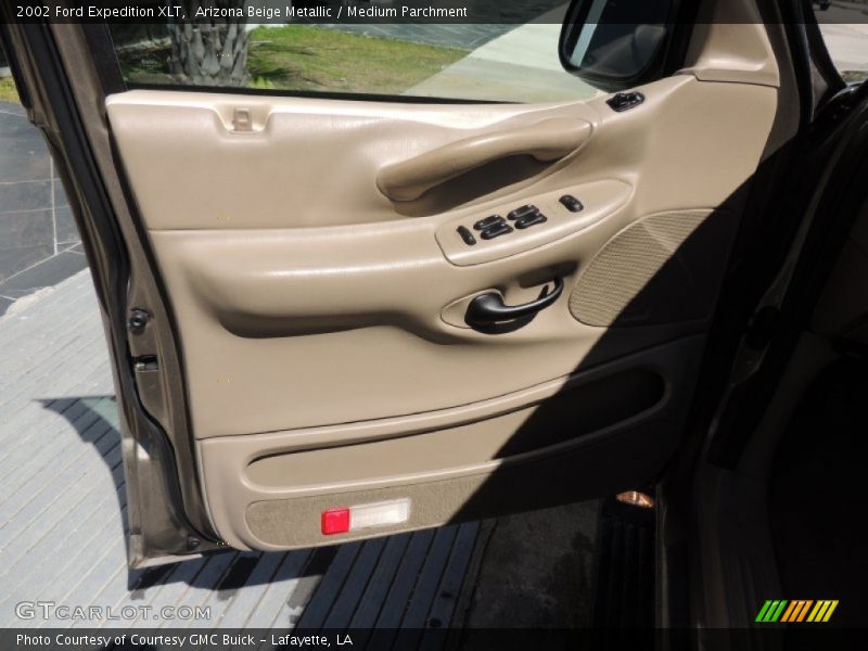 Arizona Beige Metallic / Medium Parchment 2002 Ford Expedition XLT