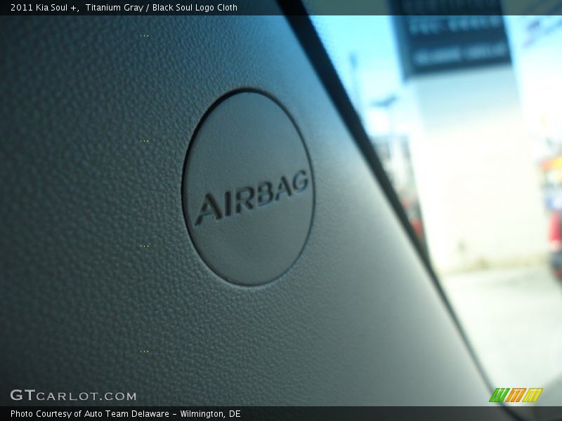 Titanium Gray / Black Soul Logo Cloth 2011 Kia Soul +