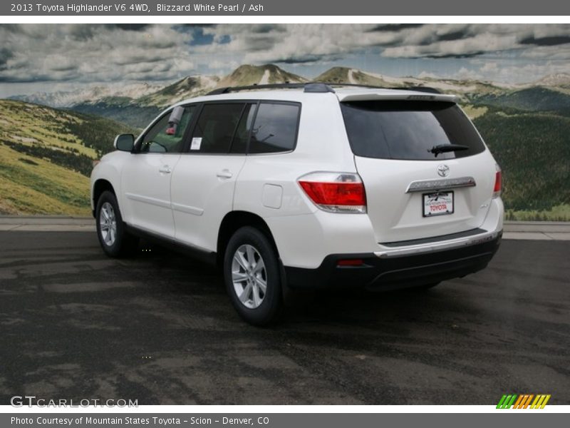 Blizzard White Pearl / Ash 2013 Toyota Highlander V6 4WD