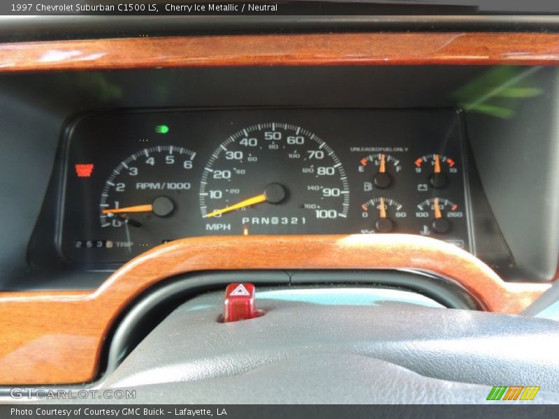  1997 Suburban C1500 LS C1500 LS Gauges