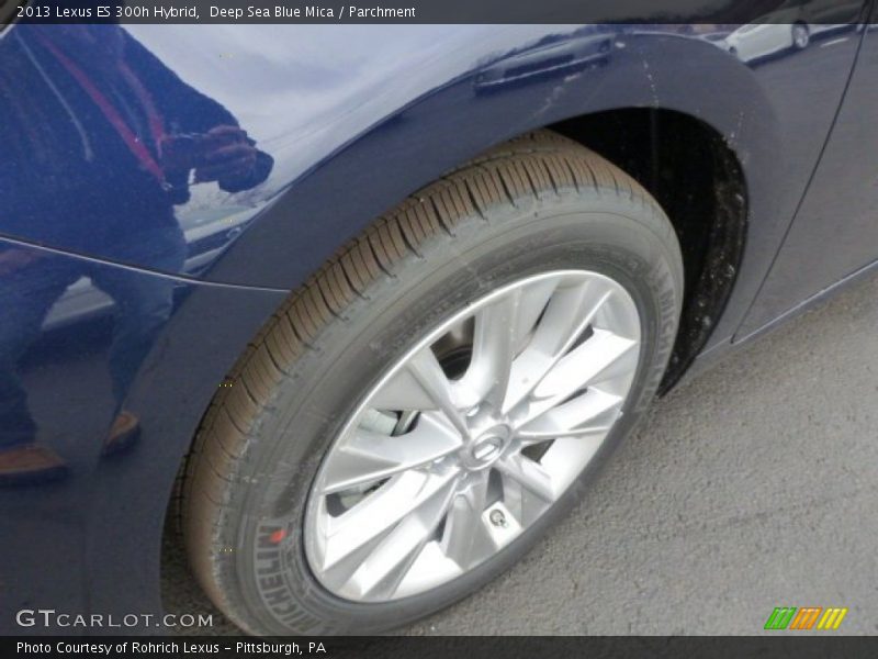 Deep Sea Blue Mica / Parchment 2013 Lexus ES 300h Hybrid