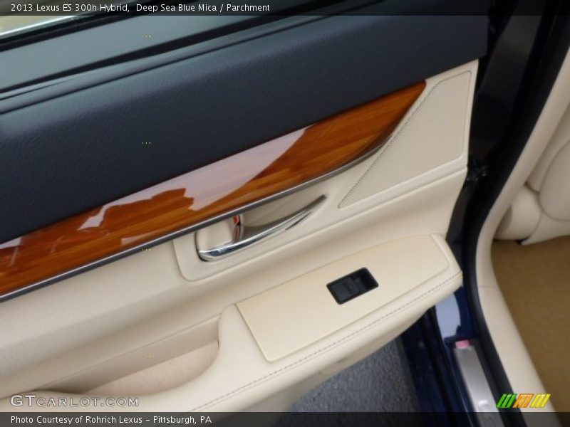 Deep Sea Blue Mica / Parchment 2013 Lexus ES 300h Hybrid