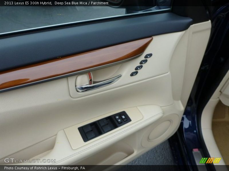 Deep Sea Blue Mica / Parchment 2013 Lexus ES 300h Hybrid
