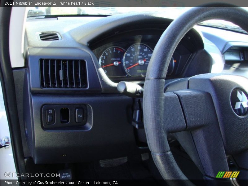 White Pearl / Black 2011 Mitsubishi Endeavor LS