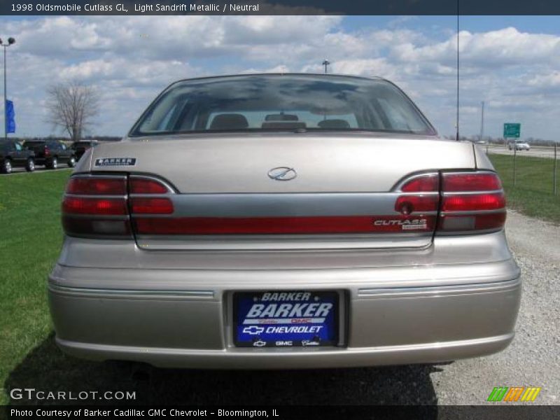 Light Sandrift Metallic / Neutral 1998 Oldsmobile Cutlass GL