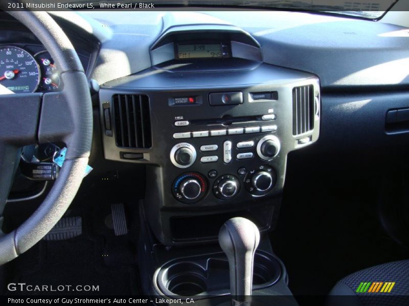 White Pearl / Black 2011 Mitsubishi Endeavor LS