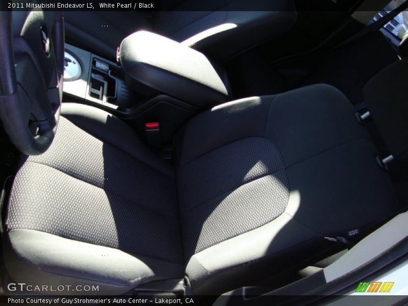 White Pearl / Black 2011 Mitsubishi Endeavor LS