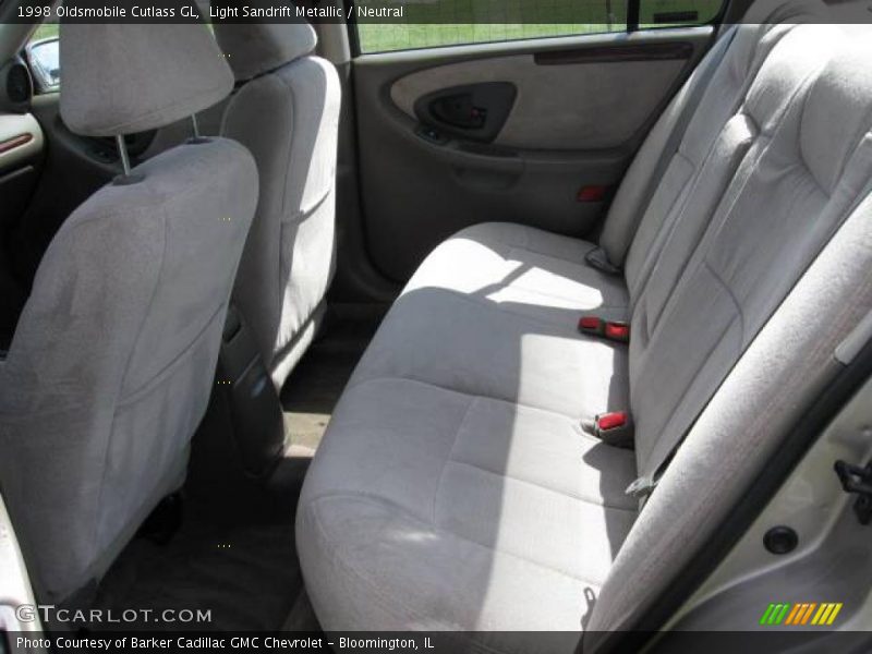 Light Sandrift Metallic / Neutral 1998 Oldsmobile Cutlass GL