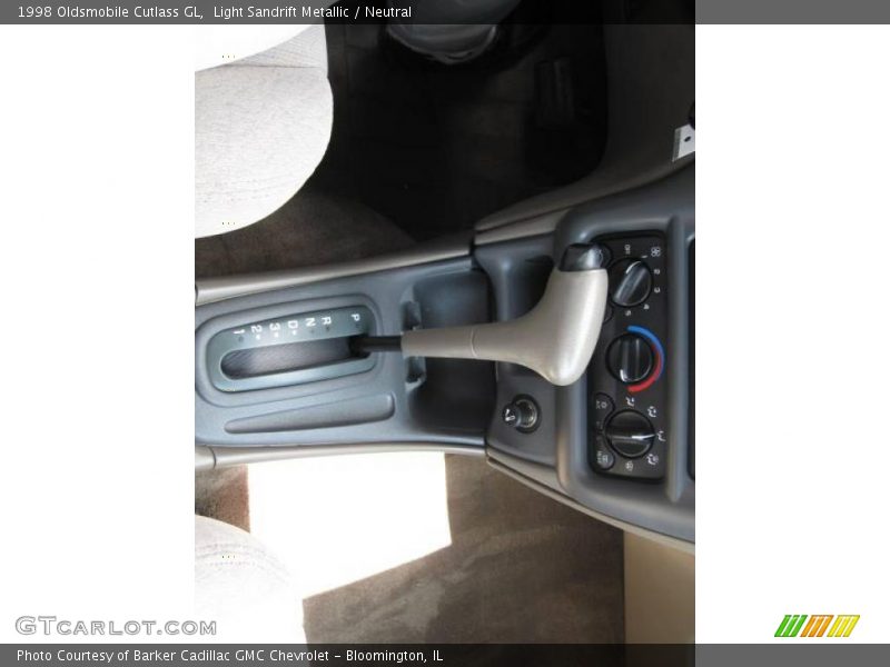 Light Sandrift Metallic / Neutral 1998 Oldsmobile Cutlass GL