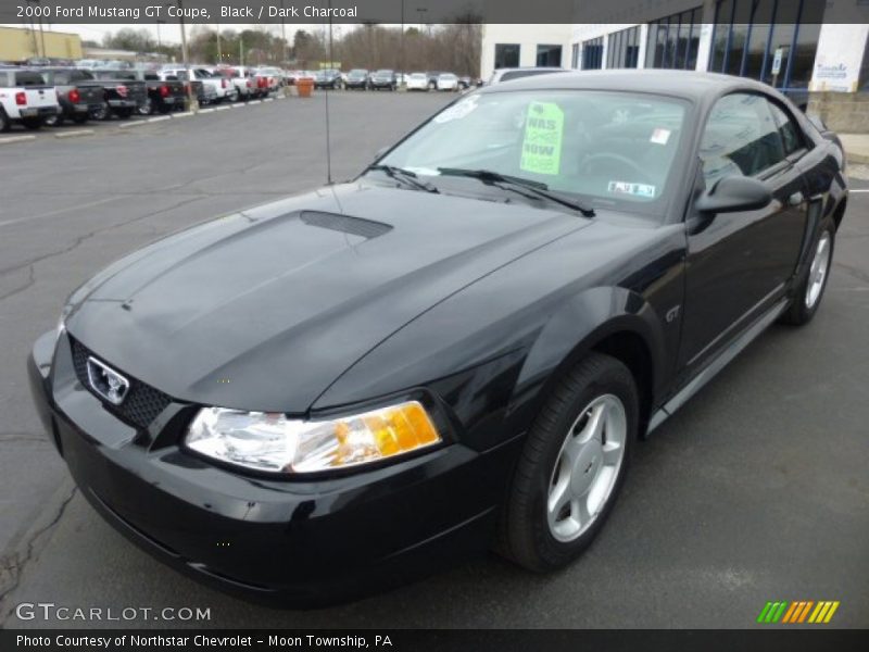 Front 3/4 View of 2000 Mustang GT Coupe