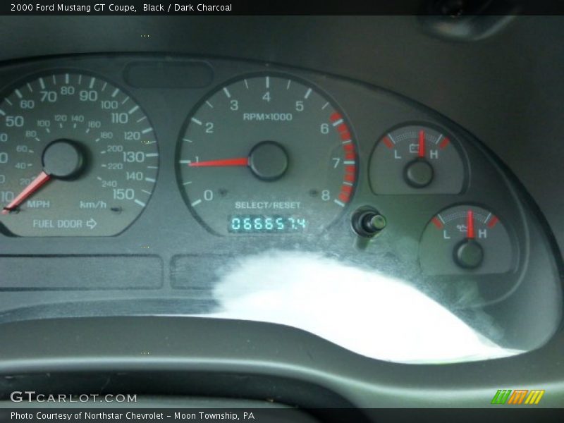 Black / Dark Charcoal 2000 Ford Mustang GT Coupe
