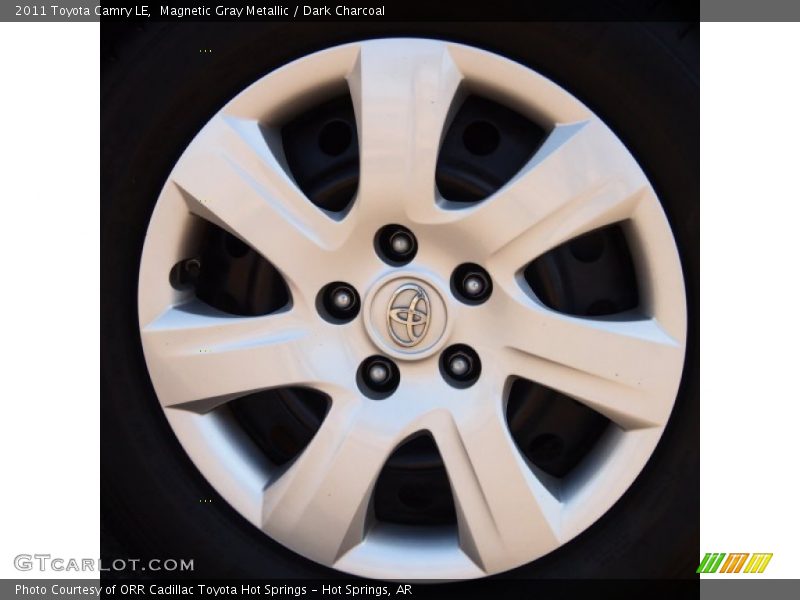 Magnetic Gray Metallic / Dark Charcoal 2011 Toyota Camry LE