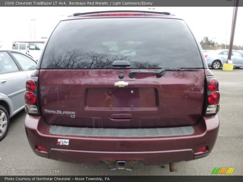 Bordeaux Red Metallic / Light Cashmere/Ebony 2006 Chevrolet TrailBlazer LT 4x4