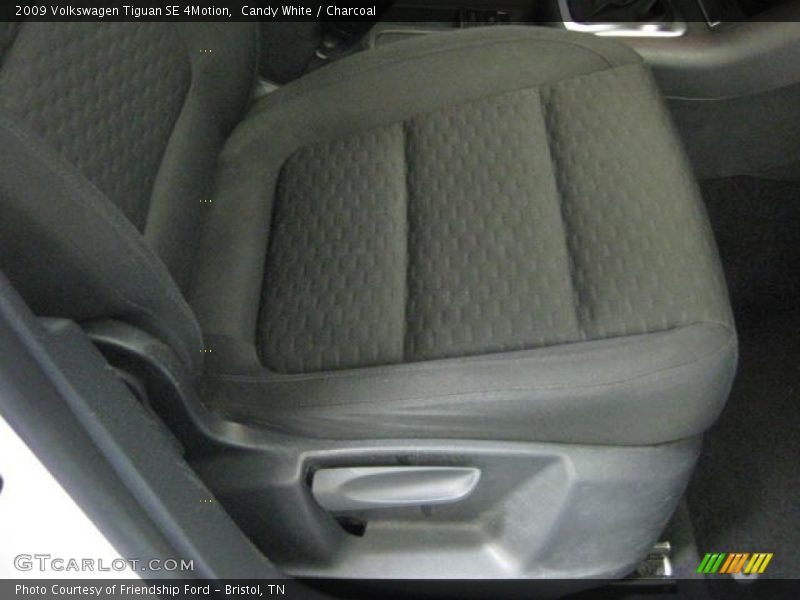 Candy White / Charcoal 2009 Volkswagen Tiguan SE 4Motion