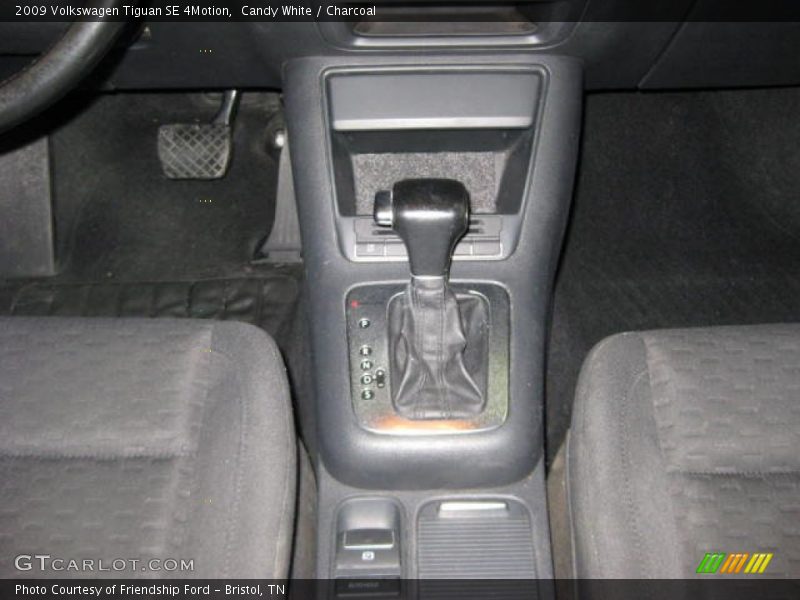 Candy White / Charcoal 2009 Volkswagen Tiguan SE 4Motion