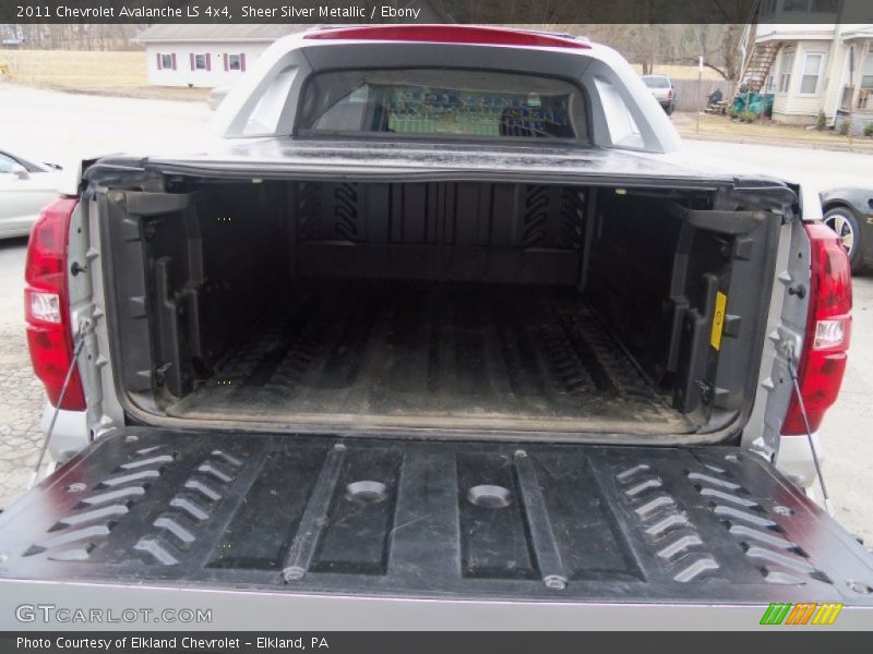 Sheer Silver Metallic / Ebony 2011 Chevrolet Avalanche LS 4x4