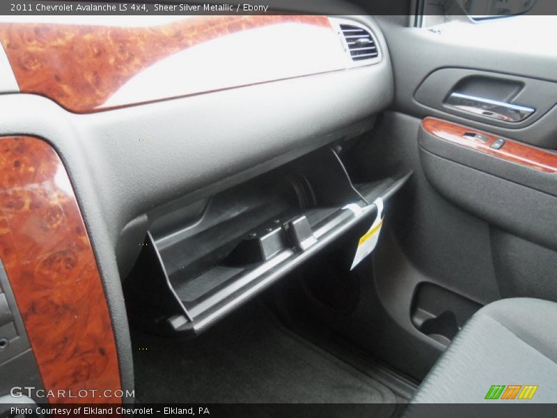 Sheer Silver Metallic / Ebony 2011 Chevrolet Avalanche LS 4x4