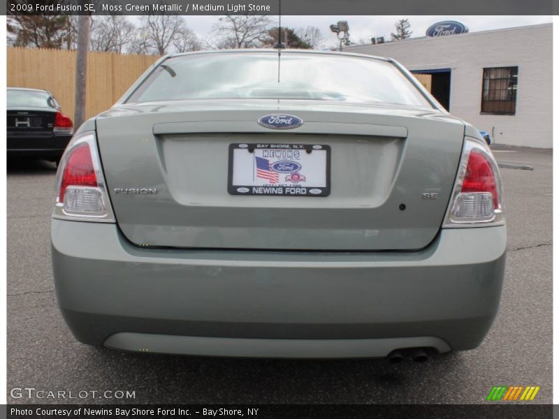 Moss Green Metallic / Medium Light Stone 2009 Ford Fusion SE
