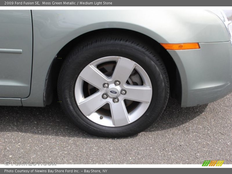 Moss Green Metallic / Medium Light Stone 2009 Ford Fusion SE
