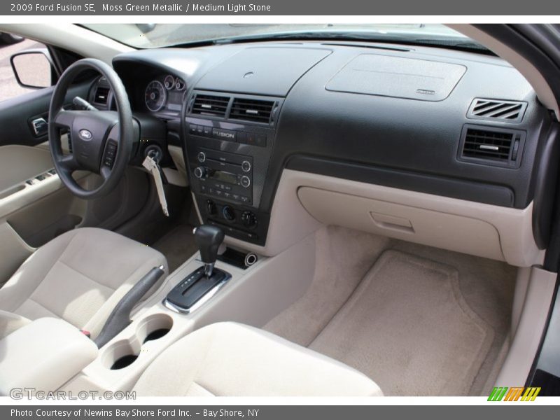 Moss Green Metallic / Medium Light Stone 2009 Ford Fusion SE