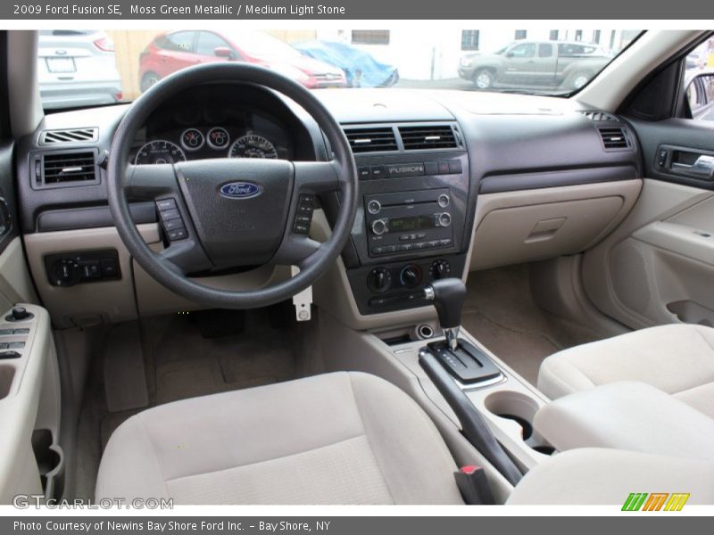 Moss Green Metallic / Medium Light Stone 2009 Ford Fusion SE