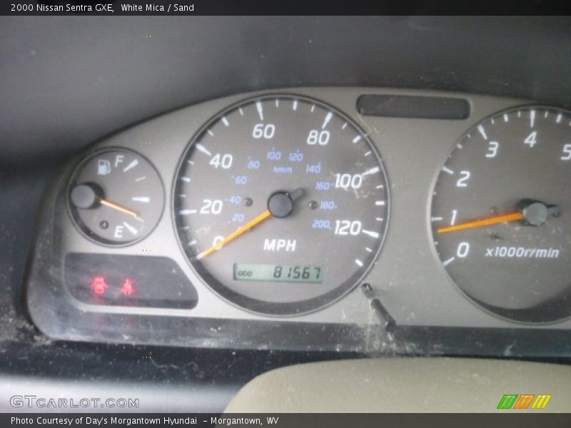 White Mica / Sand 2000 Nissan Sentra GXE