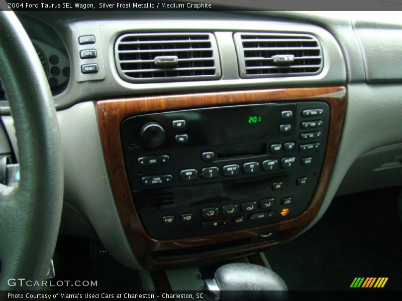 Silver Frost Metallic / Medium Graphite 2004 Ford Taurus SEL Wagon