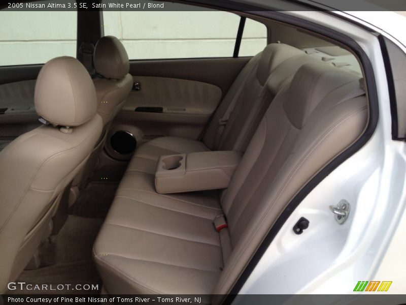Rear Seat of 2005 Altima 3.5 SE