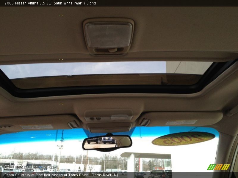 Satin White Pearl / Blond 2005 Nissan Altima 3.5 SE