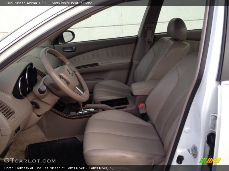Front Seat of 2005 Altima 3.5 SE
