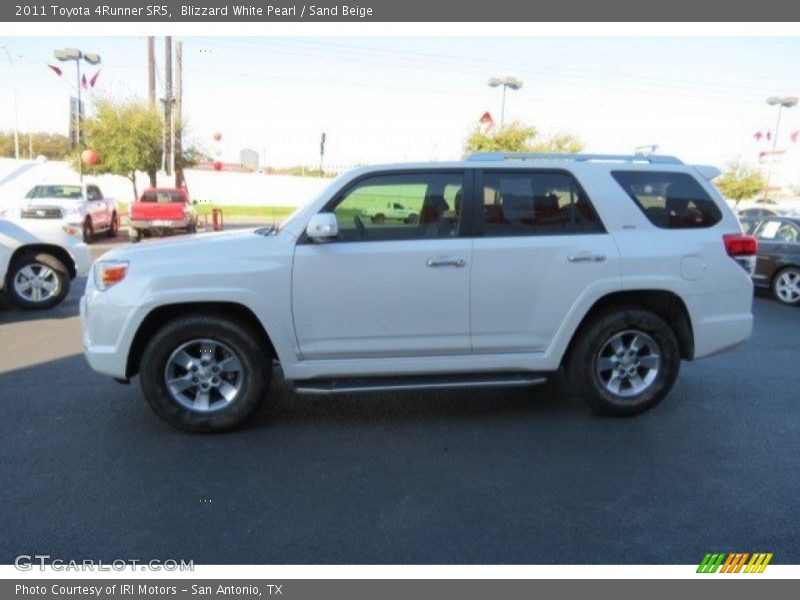 Blizzard White Pearl / Sand Beige 2011 Toyota 4Runner SR5