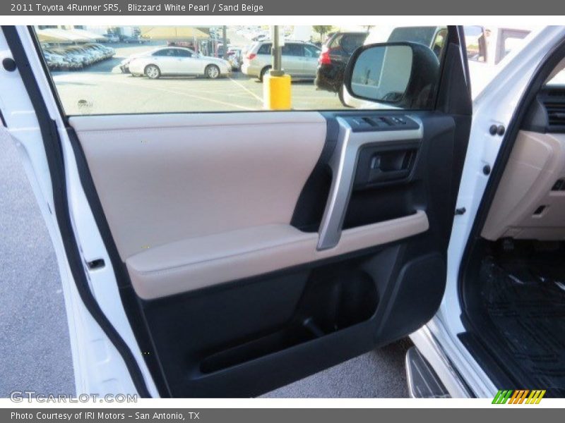 Blizzard White Pearl / Sand Beige 2011 Toyota 4Runner SR5