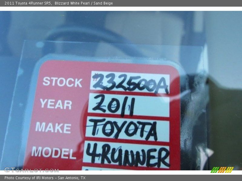Blizzard White Pearl / Sand Beige 2011 Toyota 4Runner SR5