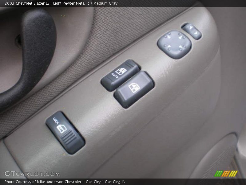 Light Pewter Metallic / Medium Gray 2003 Chevrolet Blazer LS