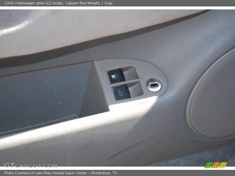 Canyon Red Metallic / Gray 2000 Volkswagen Jetta GLS Sedan