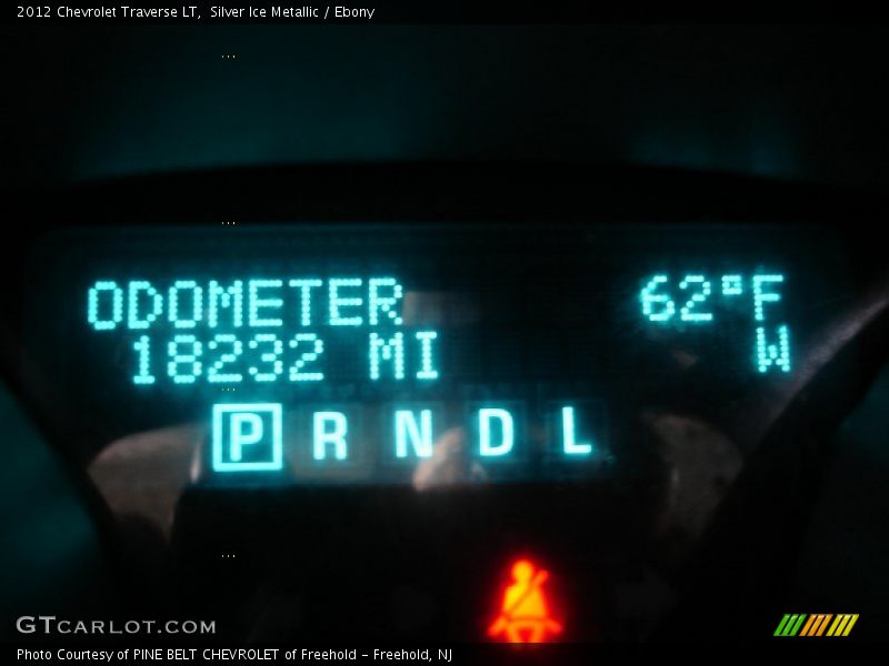 Silver Ice Metallic / Ebony 2012 Chevrolet Traverse LT