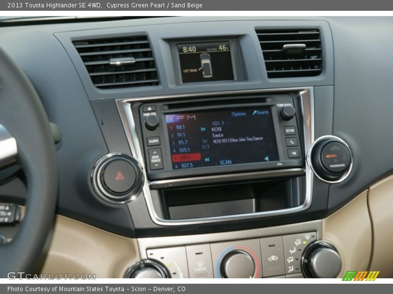 Cypress Green Pearl / Sand Beige 2013 Toyota Highlander SE 4WD