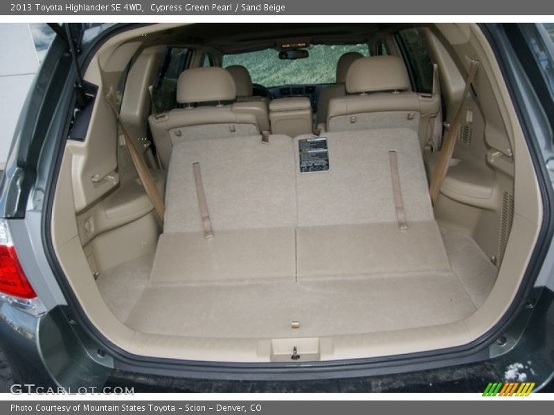 Cypress Green Pearl / Sand Beige 2013 Toyota Highlander SE 4WD