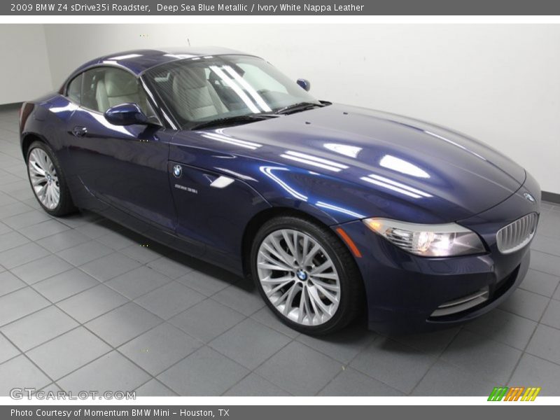 Front 3/4 View of 2009 Z4 sDrive35i Roadster