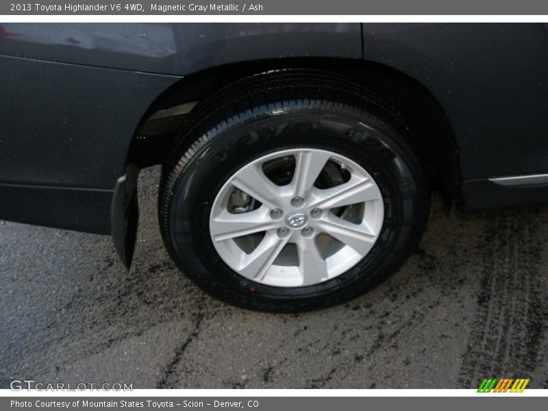 Magnetic Gray Metallic / Ash 2013 Toyota Highlander V6 4WD