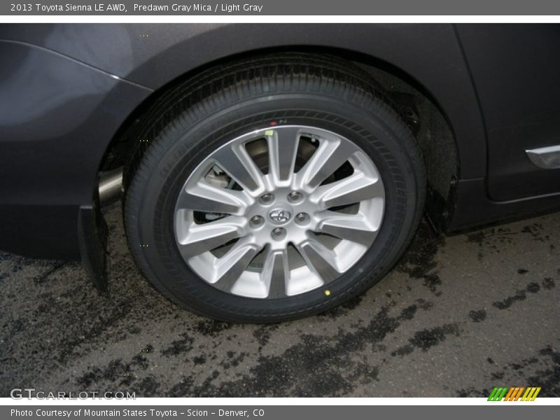 Predawn Gray Mica / Light Gray 2013 Toyota Sienna LE AWD