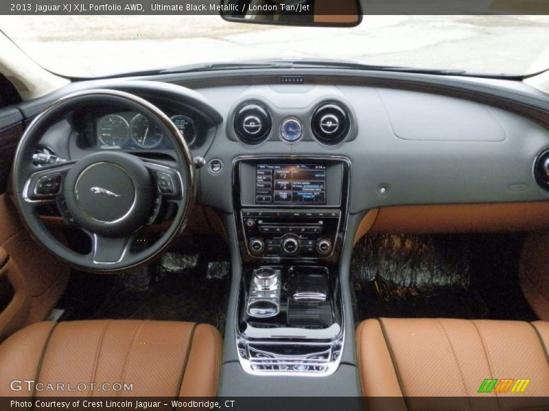 Dashboard of 2013 XJ XJL Portfolio AWD