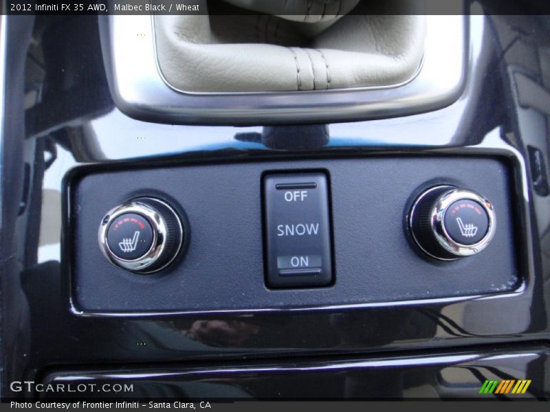 Controls of 2012 FX 35 AWD