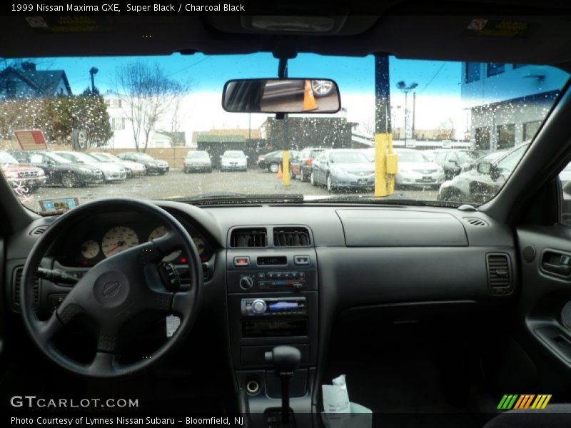 Super Black / Charcoal Black 1999 Nissan Maxima GXE