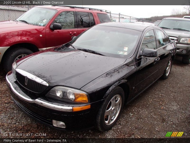 Front 3/4 View of 2000 LS V8