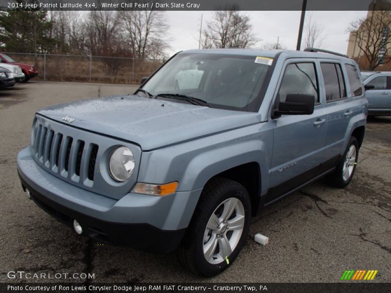 Front 3/4 View of 2014 Patriot Latitude 4x4