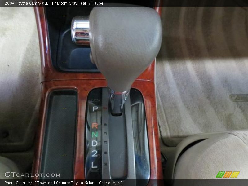 Phantom Gray Pearl / Taupe 2004 Toyota Camry XLE