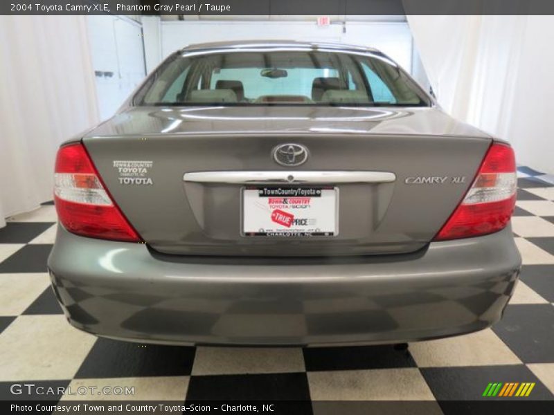 Phantom Gray Pearl / Taupe 2004 Toyota Camry XLE