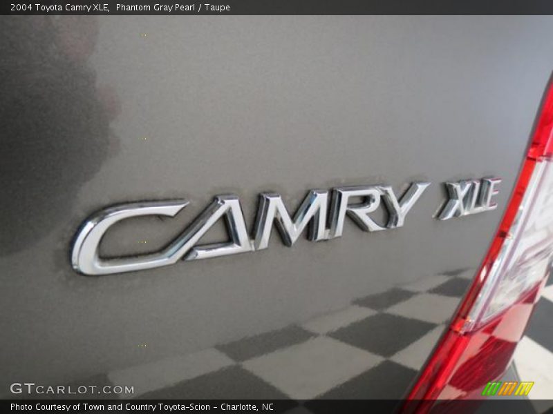 Phantom Gray Pearl / Taupe 2004 Toyota Camry XLE